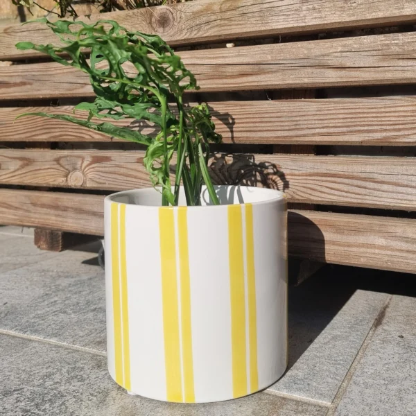 Cache-pot rayé jaune pour plantes diamètre 13,5 cm